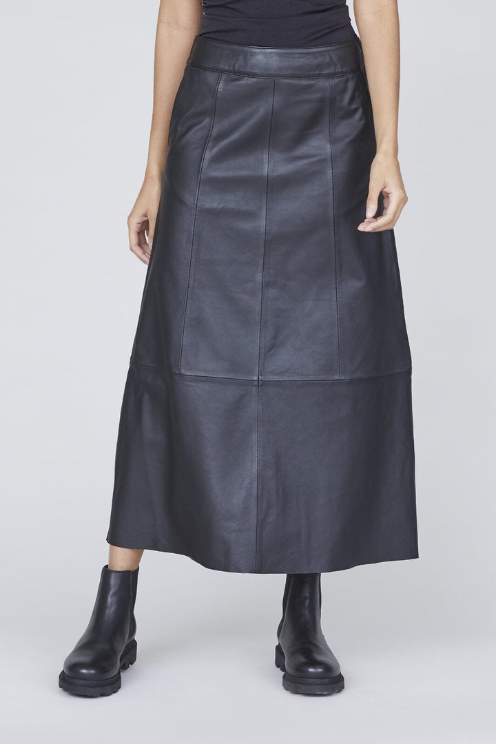 Love & Divine - Love1069 - 000 Black