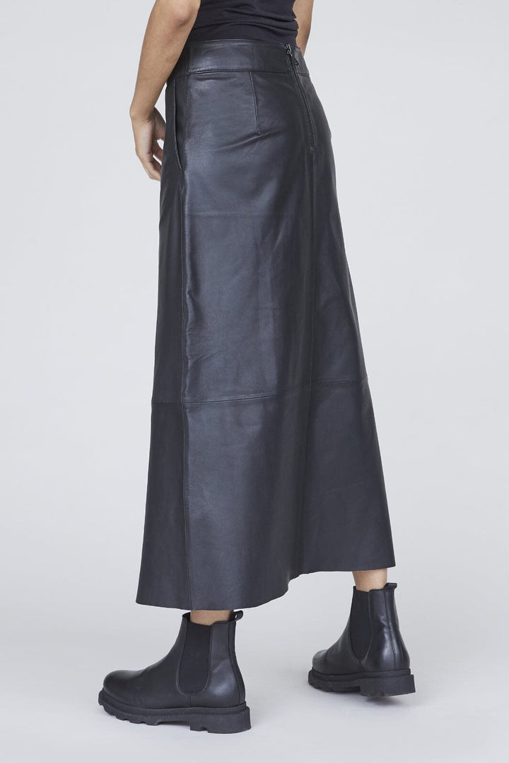 Love & Divine - Love1069 - 000 Black