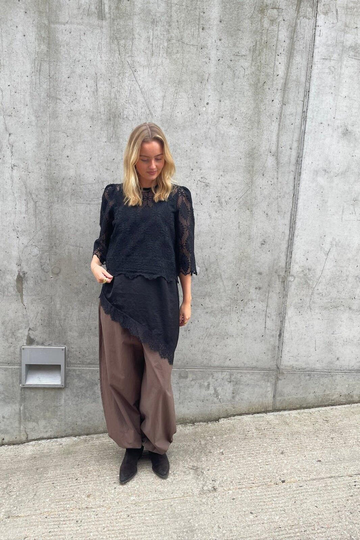 Love & Divine - Love1498 19602 - 000 - Black Bluser 