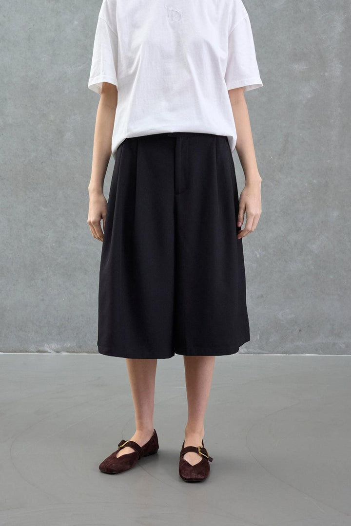 Love & Divine - Love1693 20518 - 000 - Black Shorts 