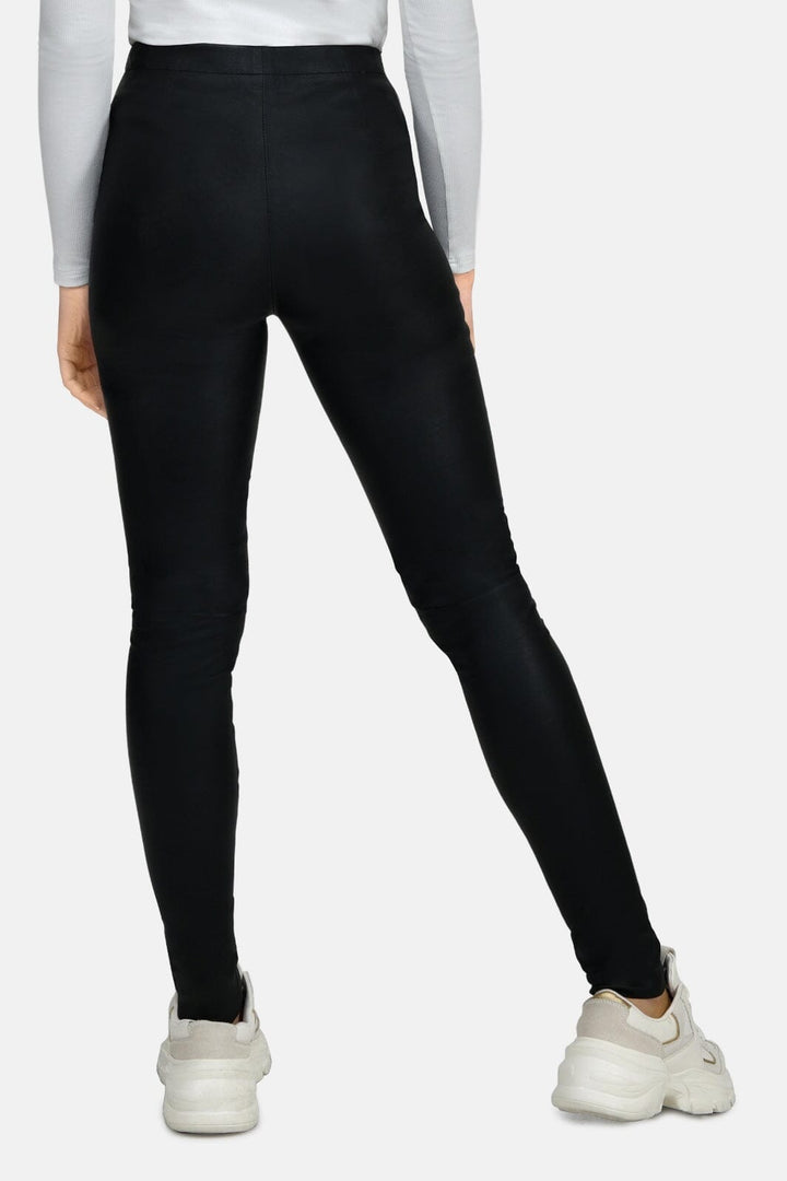 Love & Divine - Love315 - 000 Black