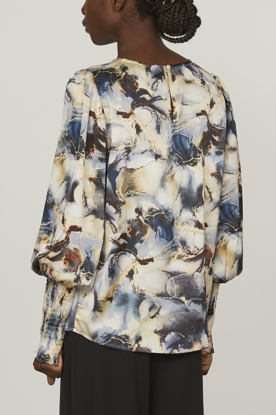 Love & Divine - Love738-19 - 800 Marble Blue