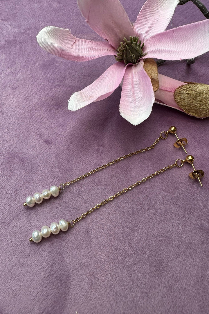 Mellow Moon - Brass Earring With Freshwater Pearl - Forgyldt