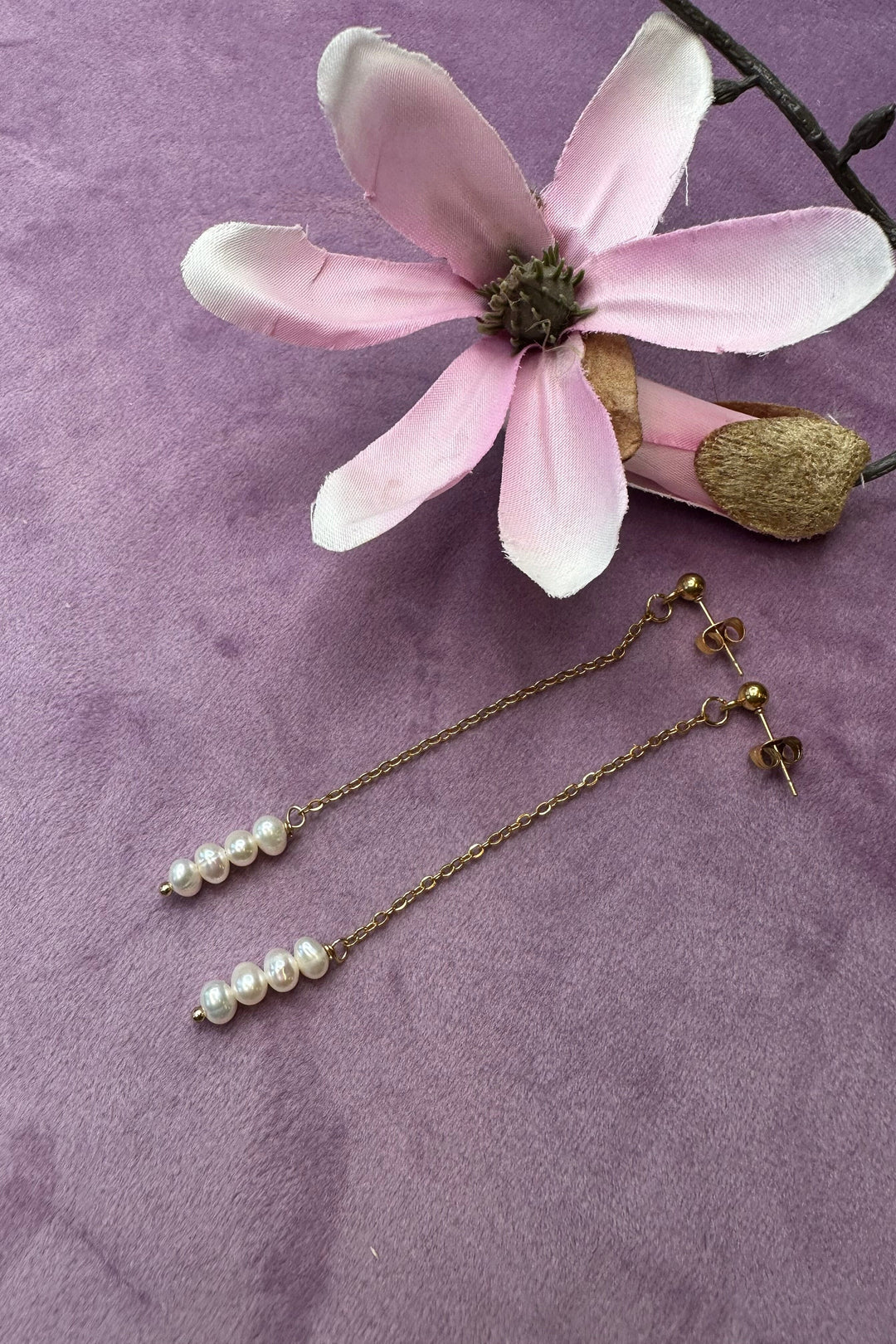 Mellow Moon - Brass Earring With Freshwater Pearl - Forgyldt