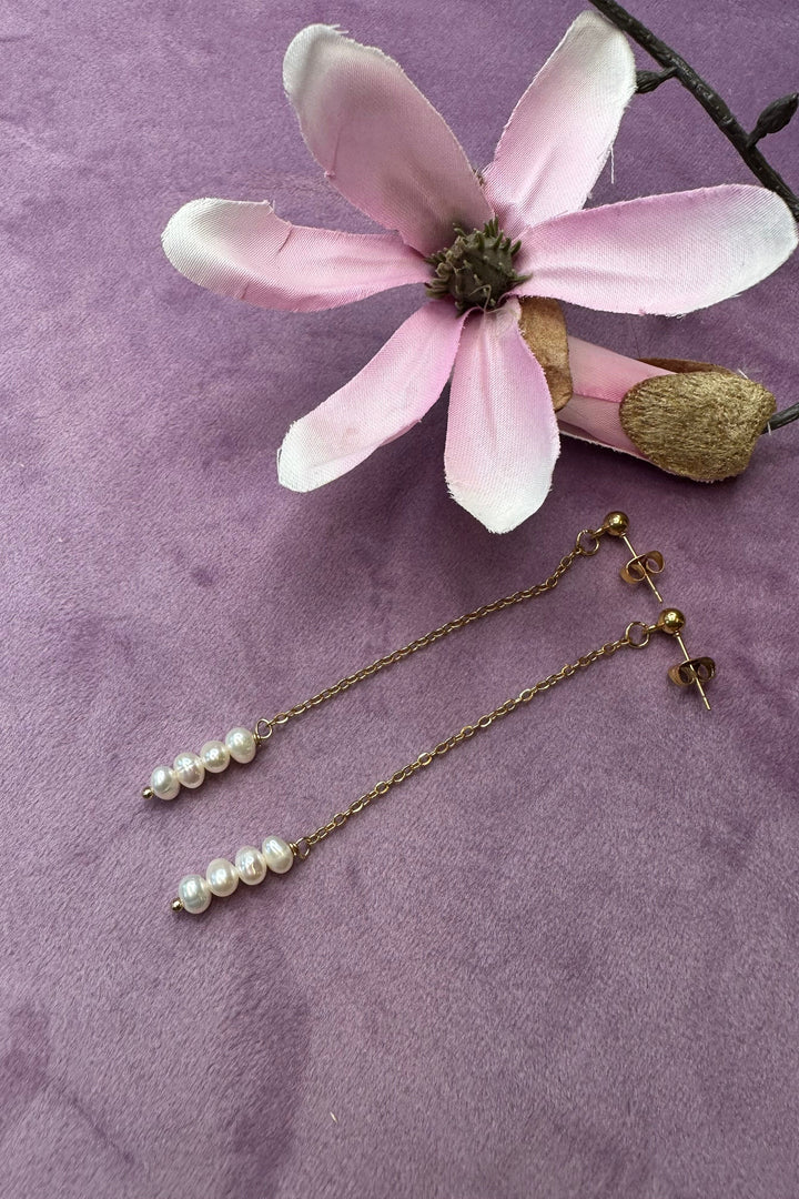 Mellow Moon - Brass Earring With Freshwater Pearl - Forgyldt