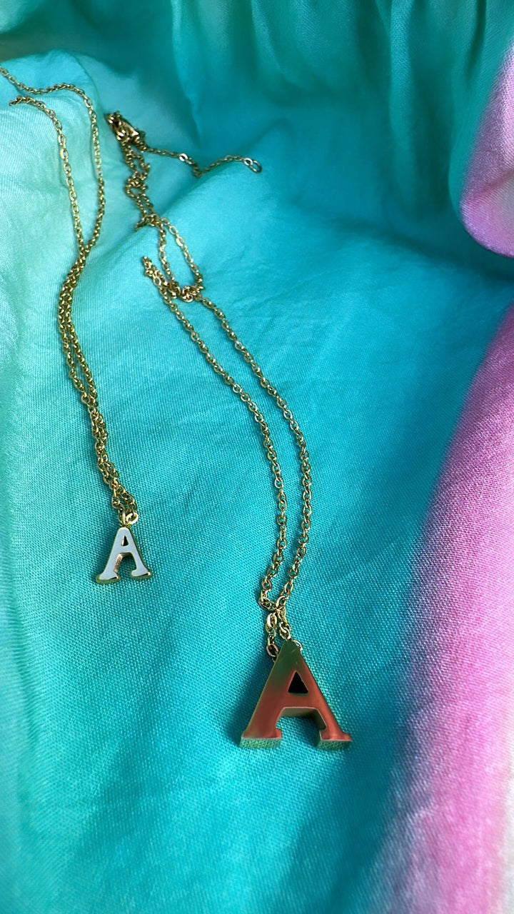 Mellow Moon - Letter Necklace - Forgyldt
