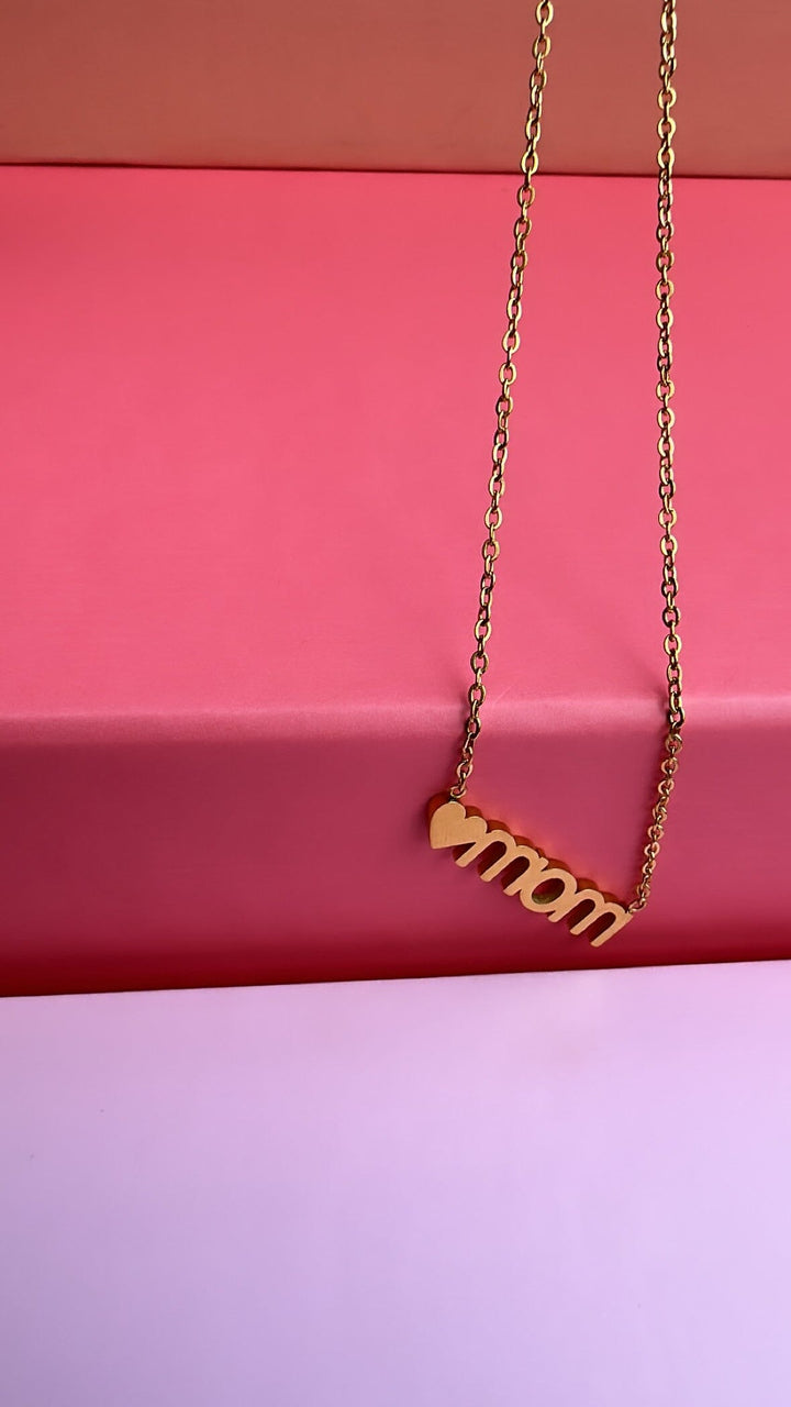 Mellow Moon - Love Mom Necklace - Forgyldt