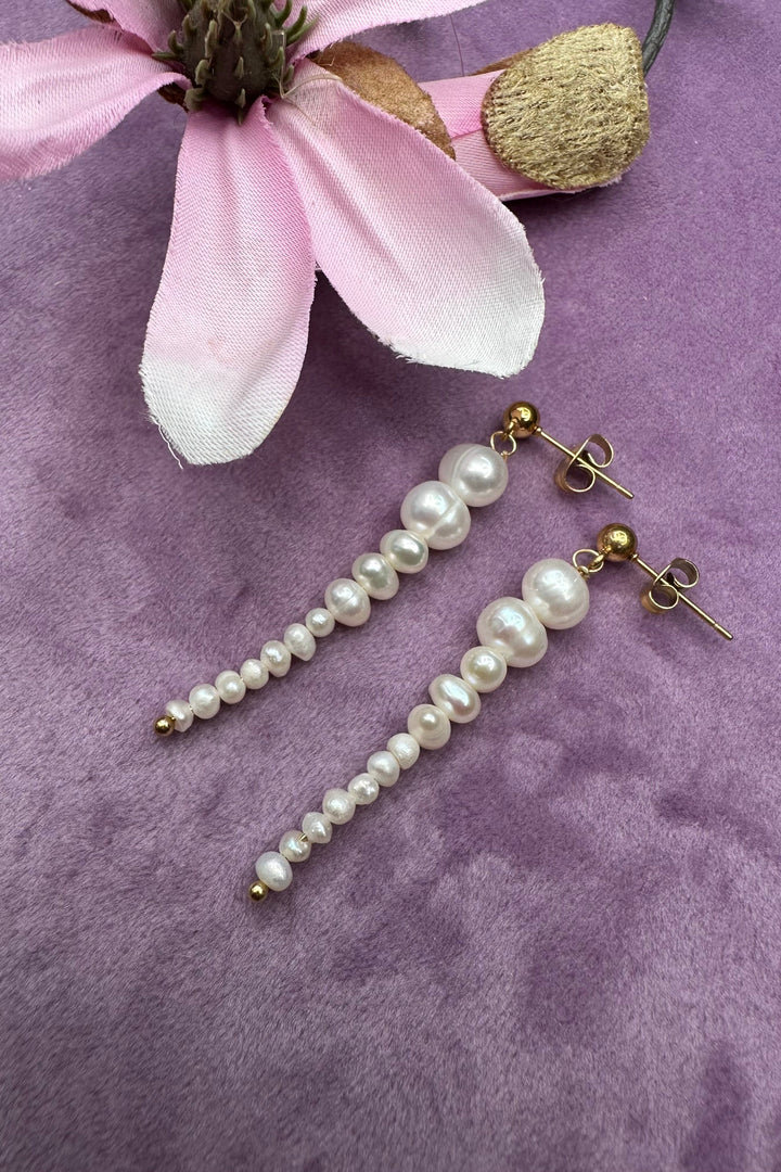 Mellow Moon - One Pearl Long Earring - Forgyldt Øreringe 