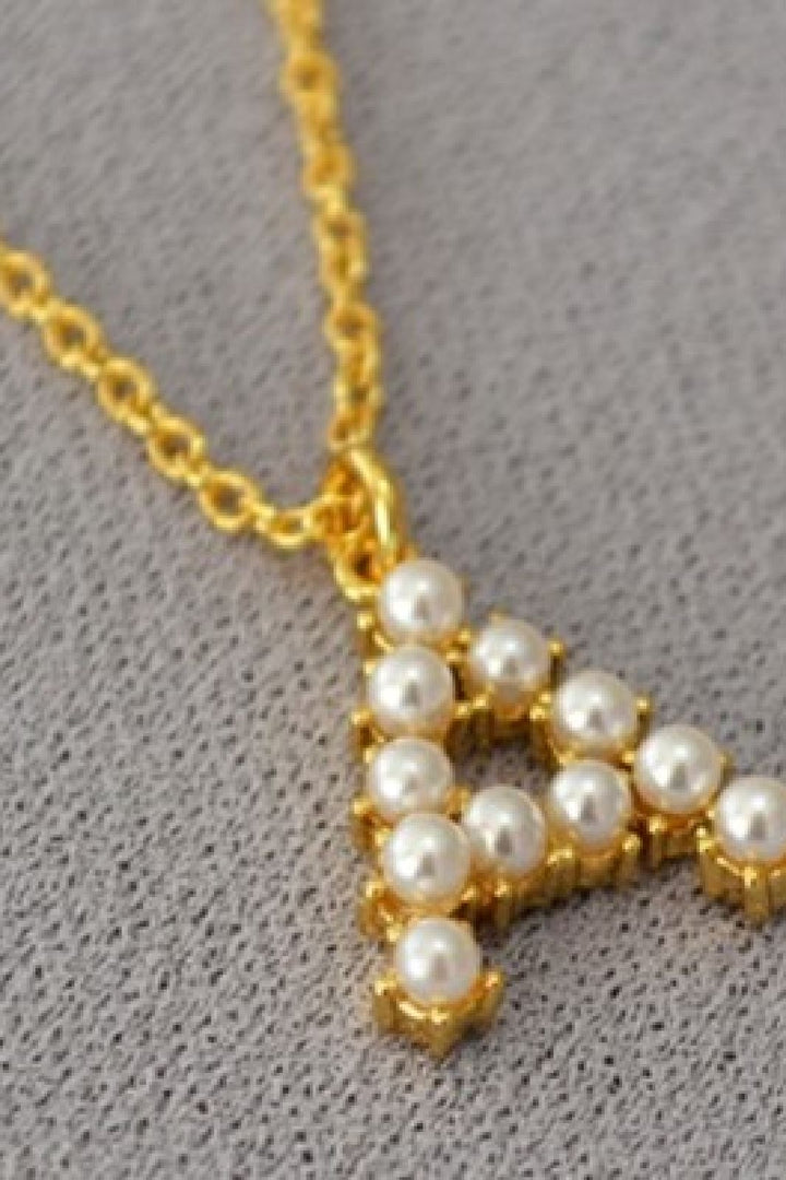 Mellow Moon - Pearl Letter Necklace - Forgyldt