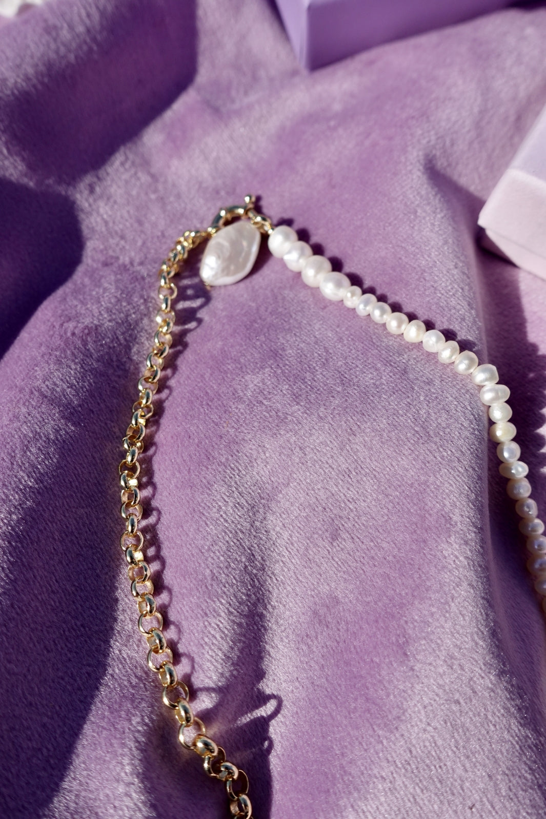 Mellow Moon - Perlehalskæde Med Shell - Forgyldt