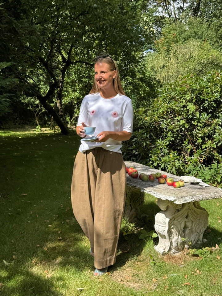 Molly&My x Julie Elsebeth - Rosette Tee T-Shirt - White T-shirts 