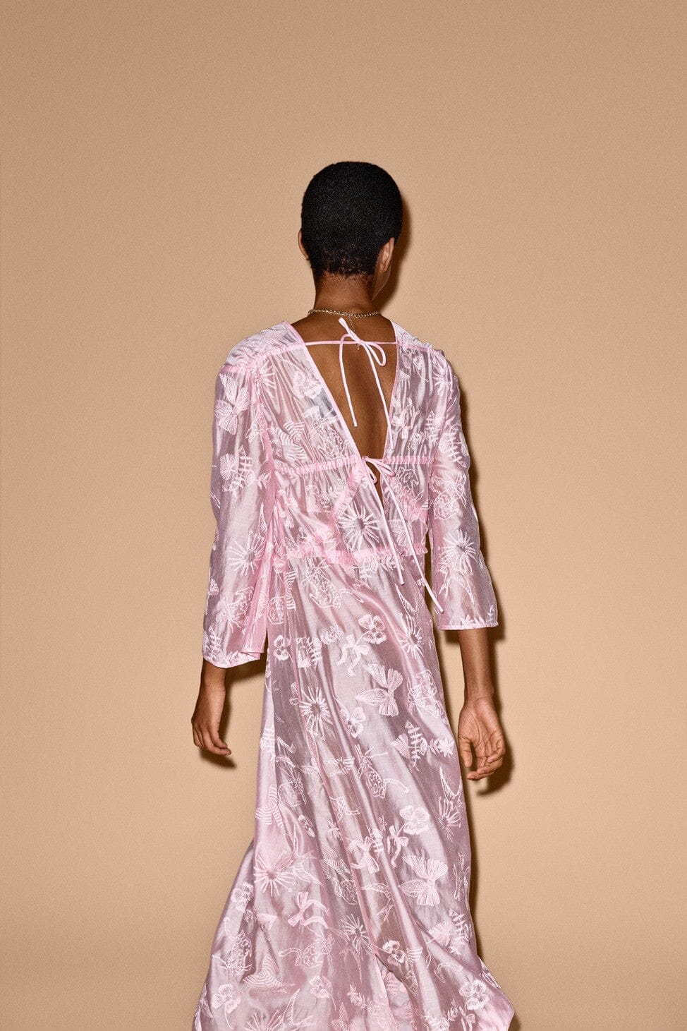 Munthe - Boris 261132626190 - 52 - Rose Kjoler 