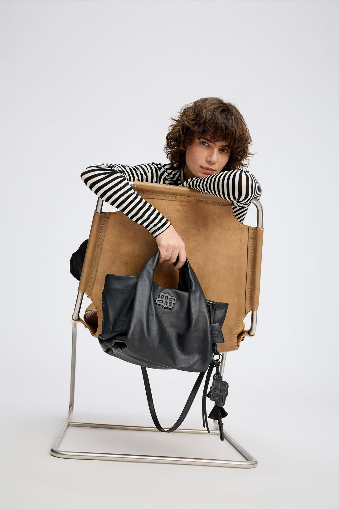 Munthe - Lix 253194825358 - 2 - Black Tasker 