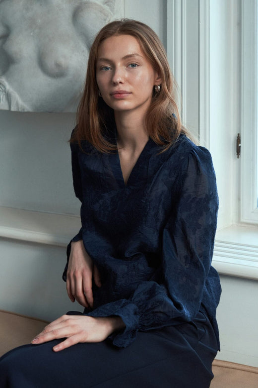 Neo Noir - Amara Big Embroidery Blouse 163032 - 141 - Navy Bluser 