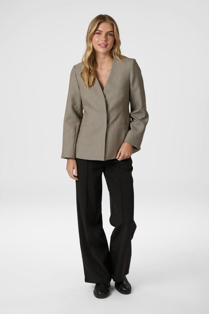 Neo Noir - Frillis Fitted Blazer 165996 - 125 - Dark Sand