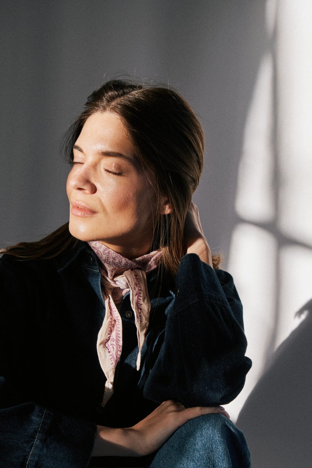 Neo Noir - Kinessa Paisley Scarf 164346 - 165 - Rose