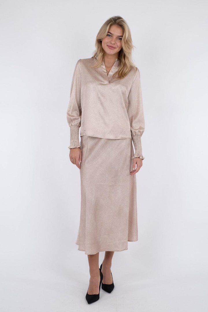 Neo Noir - Landa Floating Dot Blouse - Sand