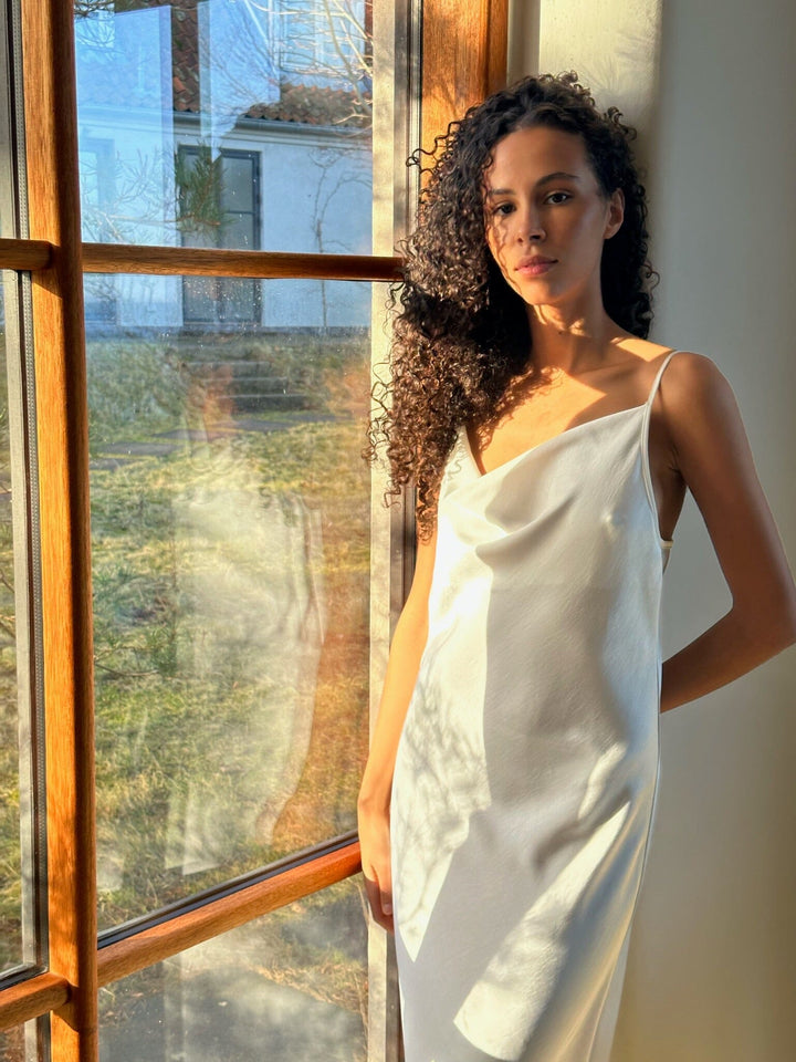 Neo Noir - Marina Heavy Sateen Dress - White