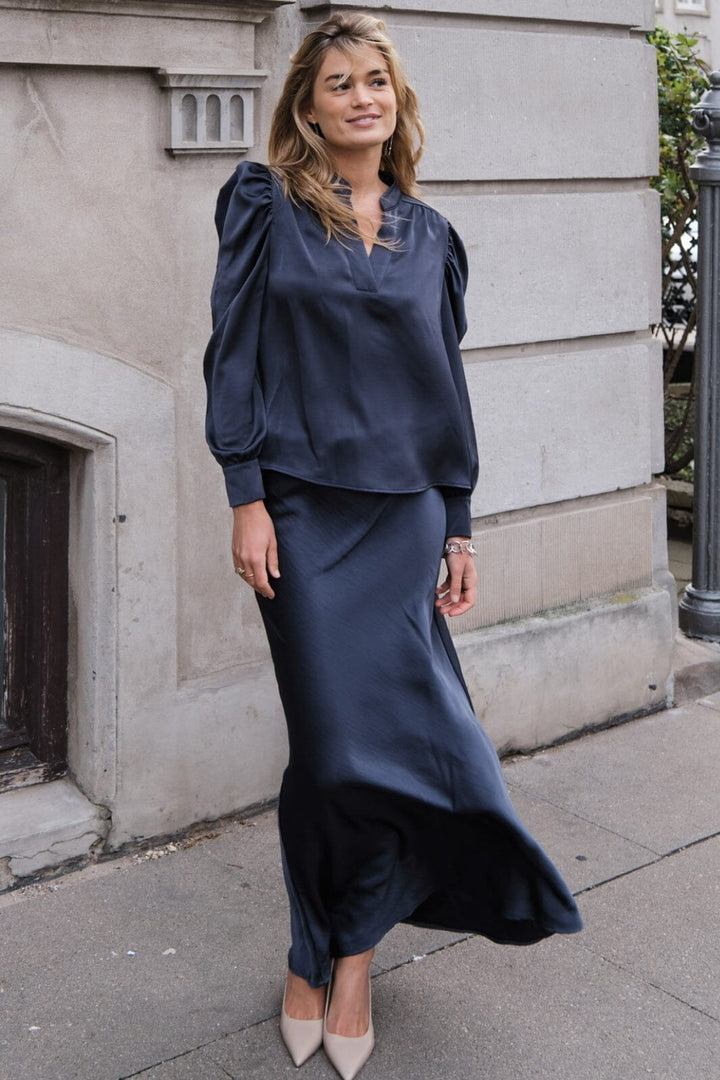 Neo Noir - Rosslyn Heavy Sateen Blouse - Midnight Blue