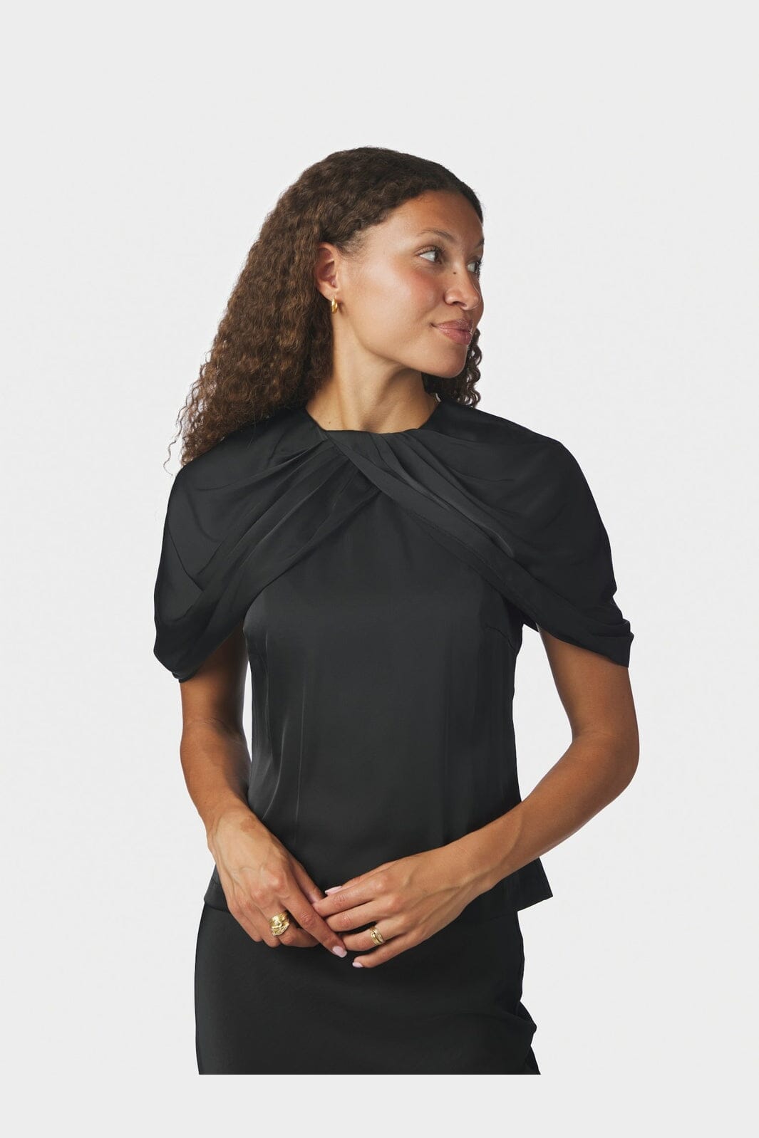 Neo Noir - Ulanda Drapy Satin Top 170740 - 100 - Black