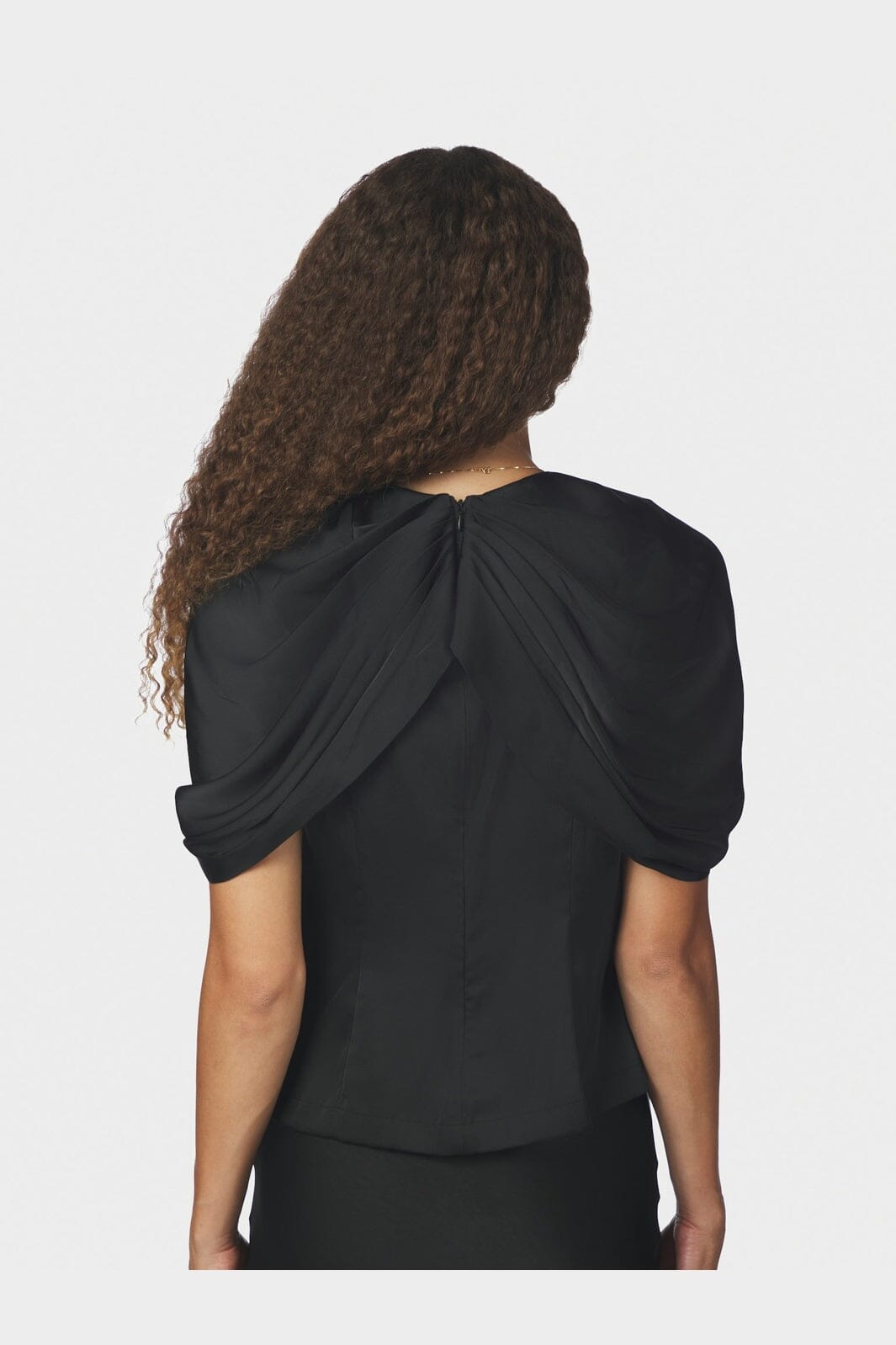 Neo Noir - Ulanda Drapy Satin Top 170740 - 100 - Black