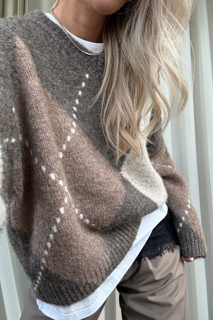 Noella - Lai Knit 14670001 - 1513 - Ash Brown Mix Strikbluser 