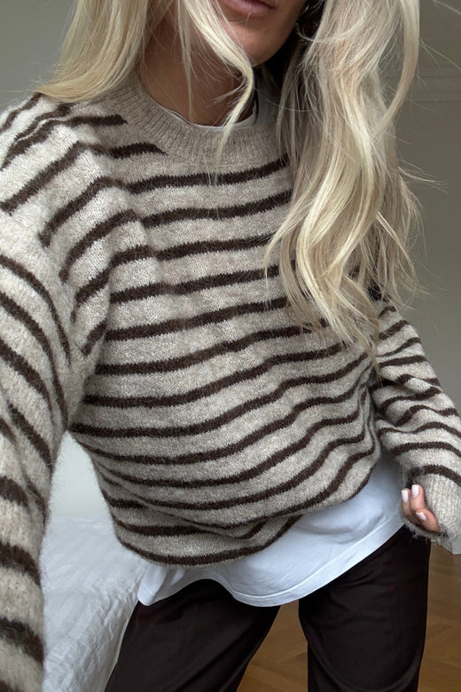 Noella - N-Mafalda Knit 16570001 - 1516 - Brown Sand Stripe Strikbluser 