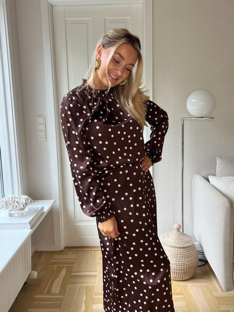 Noisy May x Molly&My - Nmbambi L/S Satin Highneck Top - 5070527 Chocolate Brown White Polka Dots Bluser 