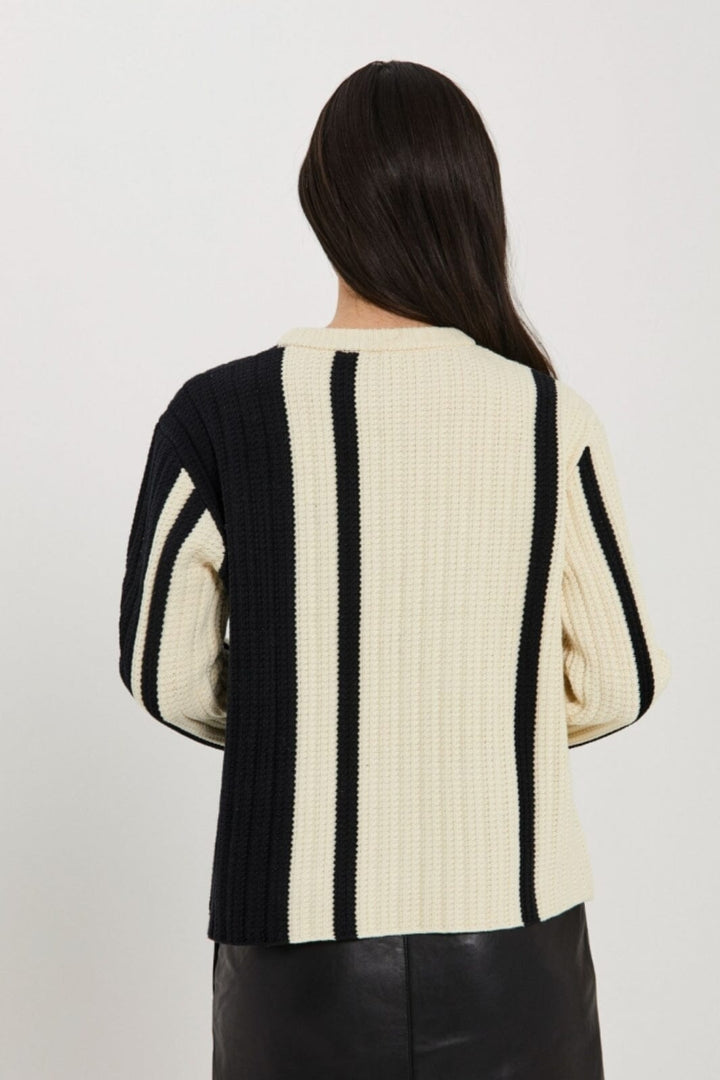 Norr - Stilla Blocking Knit Top - Off-White W. Black Detail