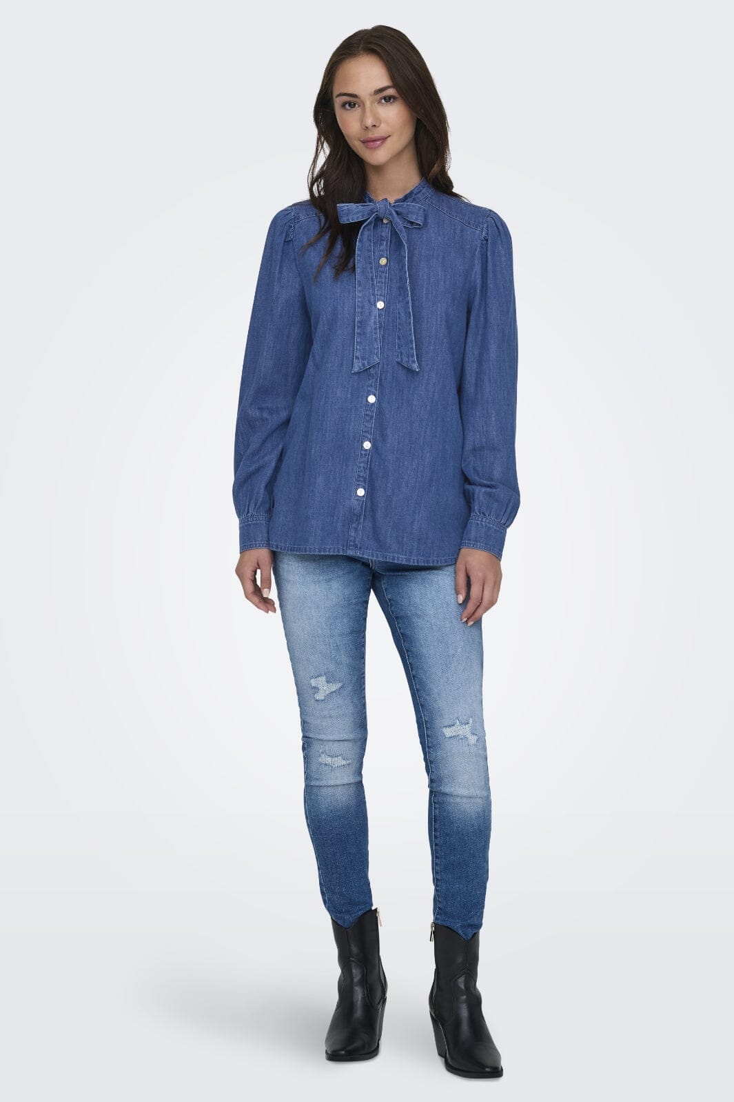 Only - Onlakira Ls Bow Shirt Qyt - 4658421 Medium Blue Denim