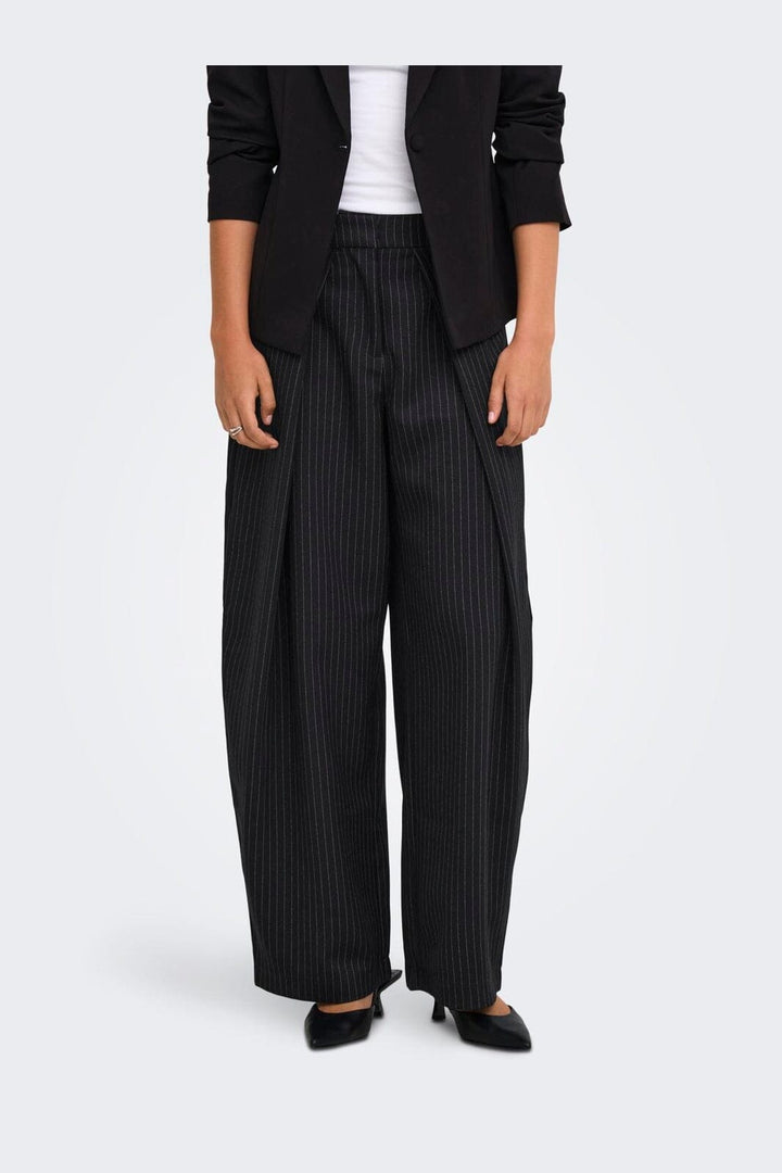 Only - Onlpinya Pleat Barrel Pant Tlr - 5205663 Black Cloud Dancer Pinstripes