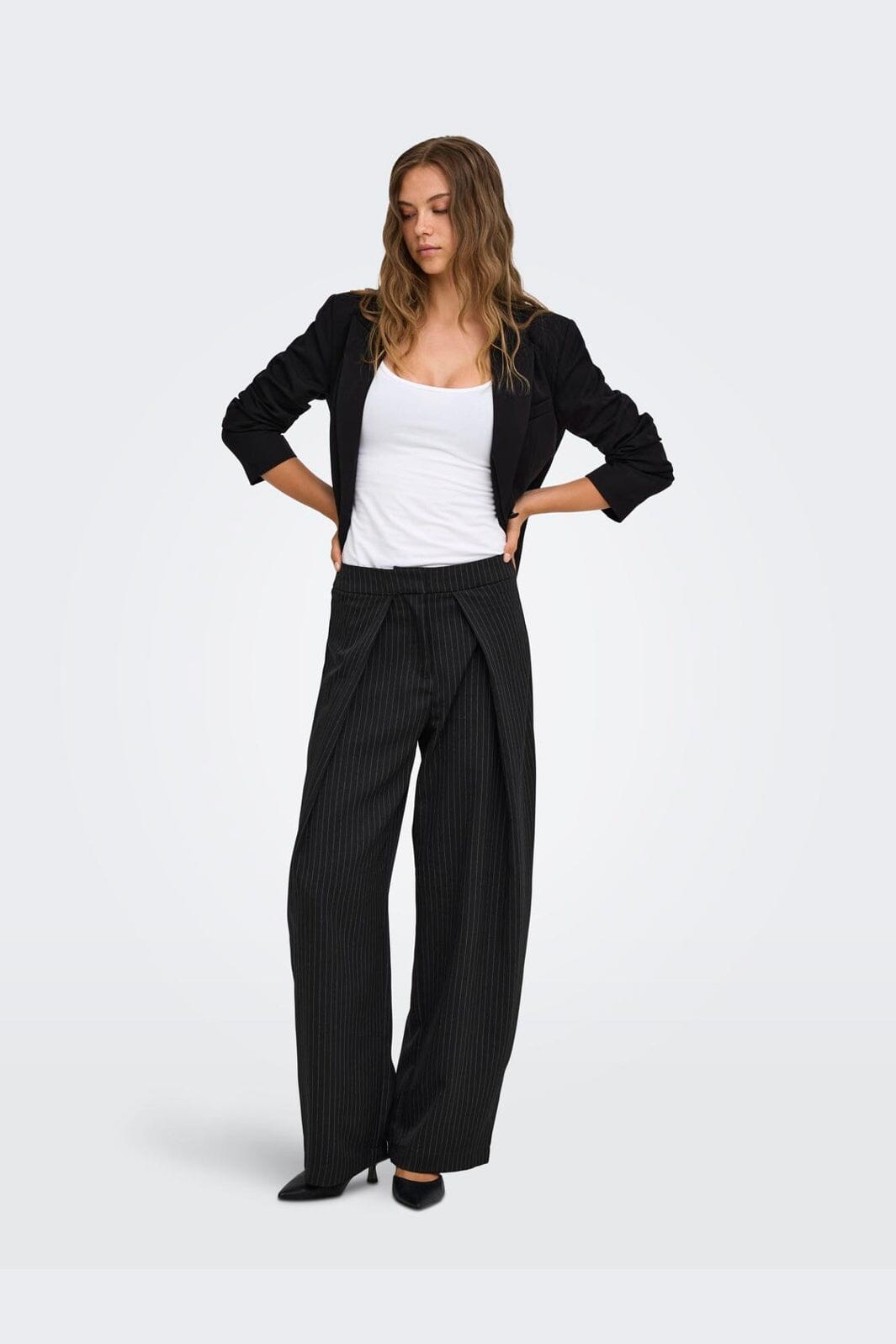 Only - Onlpinya Pleat Barrel Pant Tlr - 5205663 Black Cloud Dancer Pinstripes