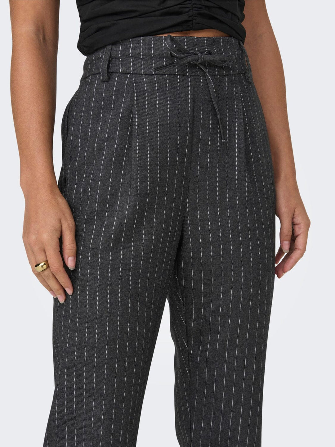 Only - Onlpoptrash-Naja Fine Stripe - 4380380 Dark Grey Melange White stripe