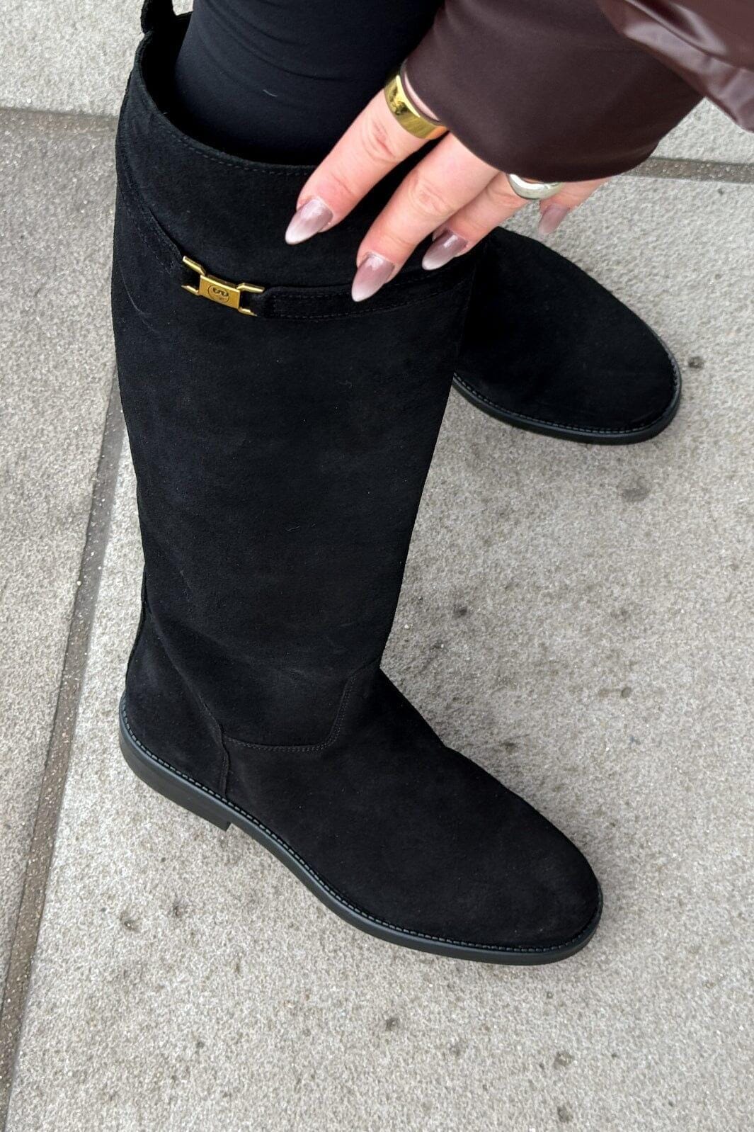 Phenumb Copenhagen - Equestra Long S Suede PB-D11-EQUES-S - Black Støvler 