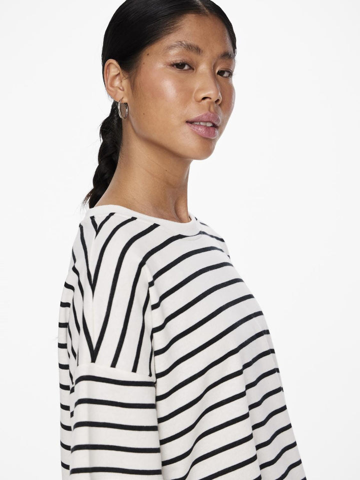 Pieces - Pcchilli Summer 2/4 Sweat Stripe - 4476191 Cloud Dancer Black