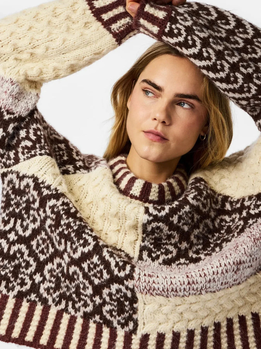 Pieces - Pcfusion Ls O-Neck Colorblock Knit - 5129668 Greige Natural Tones Colorblock Strikbluser 