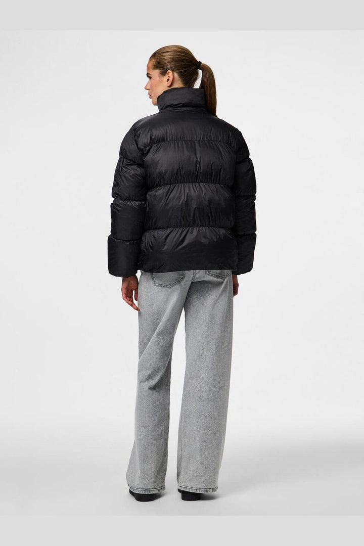 Pieces - Pcmilla Shiny Puffer Jacket - 4942996 Black