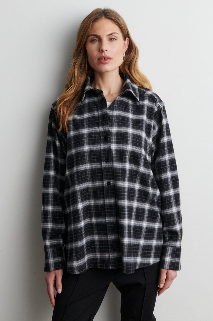 Second Female - Genola Shirt 60993 - 8001 Black Skjorter 