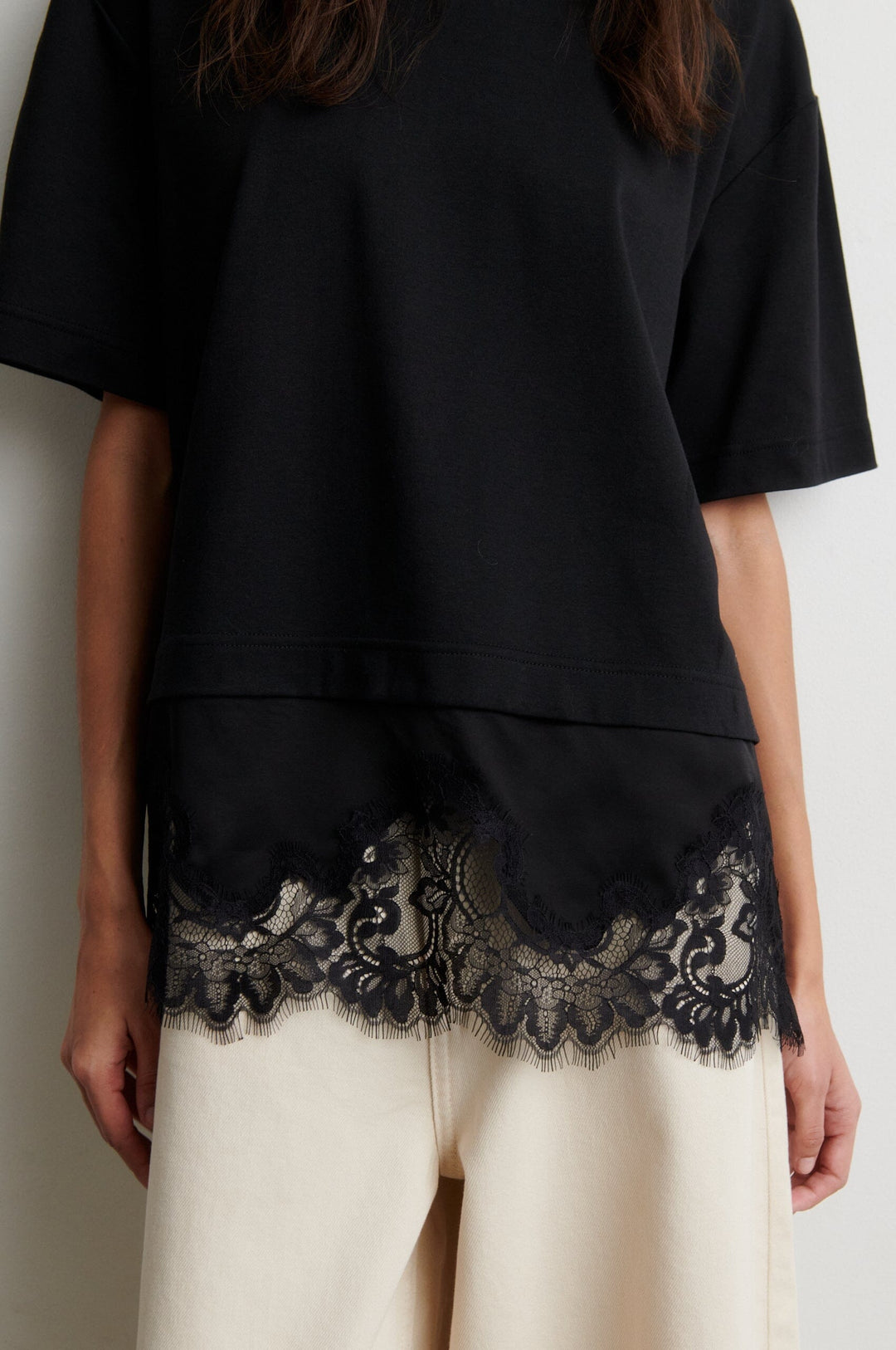 Second Female - Vaccara Lace Tee 61136 - 8001 Black T-shirts 