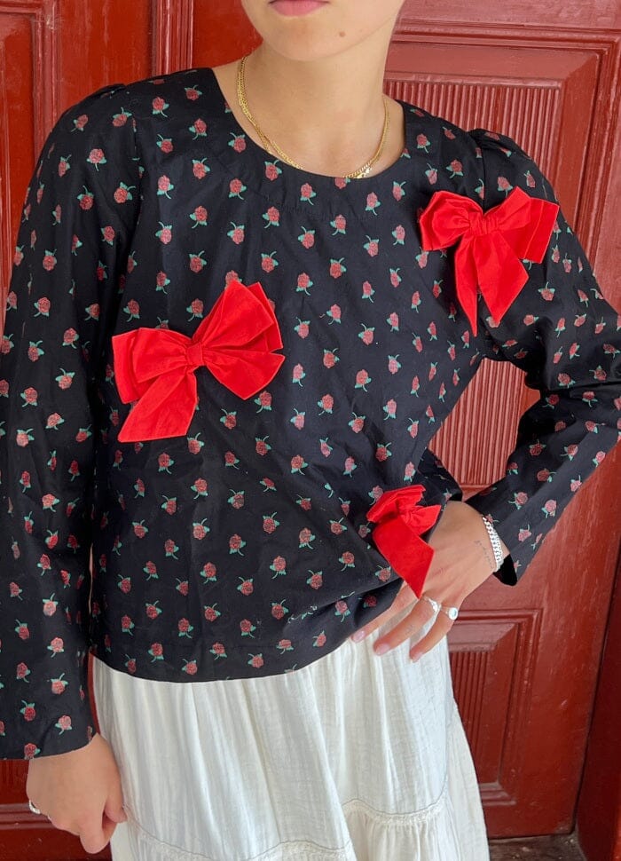 Sissel Edelbo - Frederikke Top SE 1166-1 - Black W. Red Roses