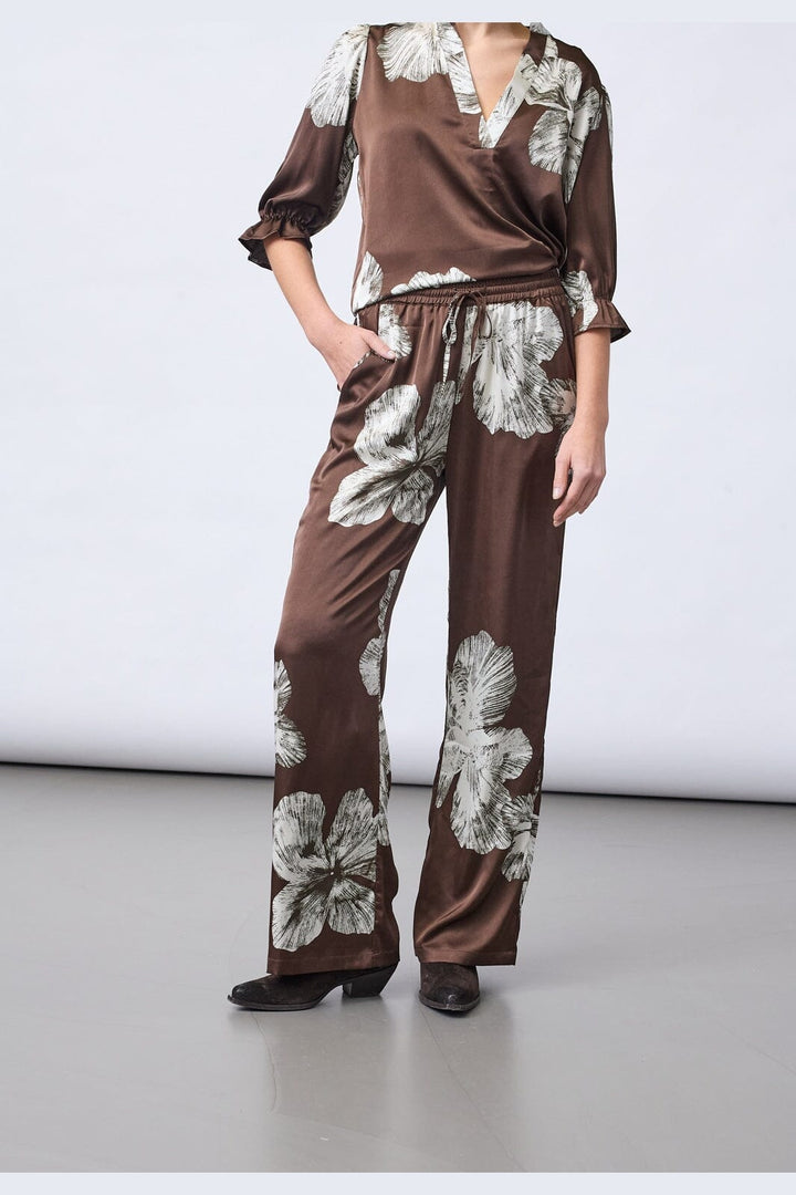 Sisters Point - Ella-Pa57 19836 - 800 - Brown Flower