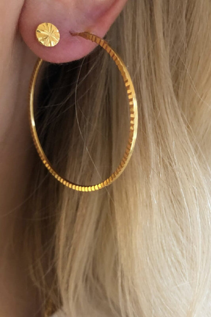 Stine A - Big Etoile Creol Earring - Goldenen - 1191-02-S
