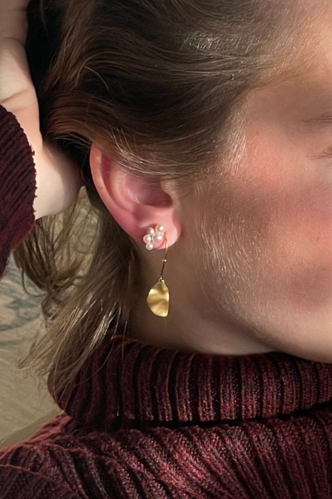 Stine A - Hook With Goldenenen Refection Moon Earring Right - Single - 1341-02-R