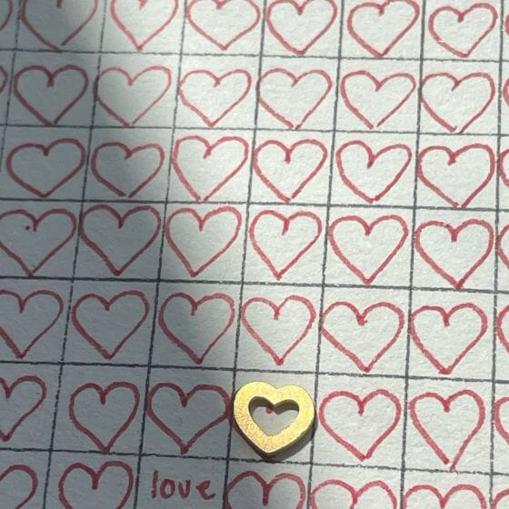 Stine A - Petit Open Love Heart Earring Goldenen - 1261-02-S