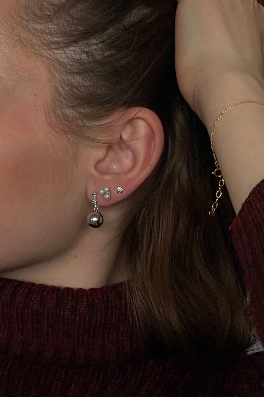 Stine A - Tres Petit Flow Earring Silver - Single - 1336-00-S