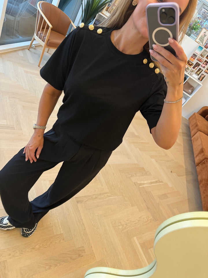Valentin Studio - Gold Button Casual T-shirt - Black
